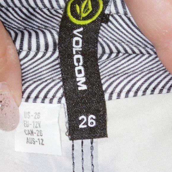 Volcom Swim shorts in size 26 Mens / Youth Colorful - Picture 3 of 5